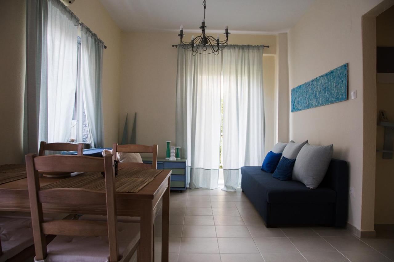 Blue Theros Apartments Paralia Dionysiou Bagian luar foto