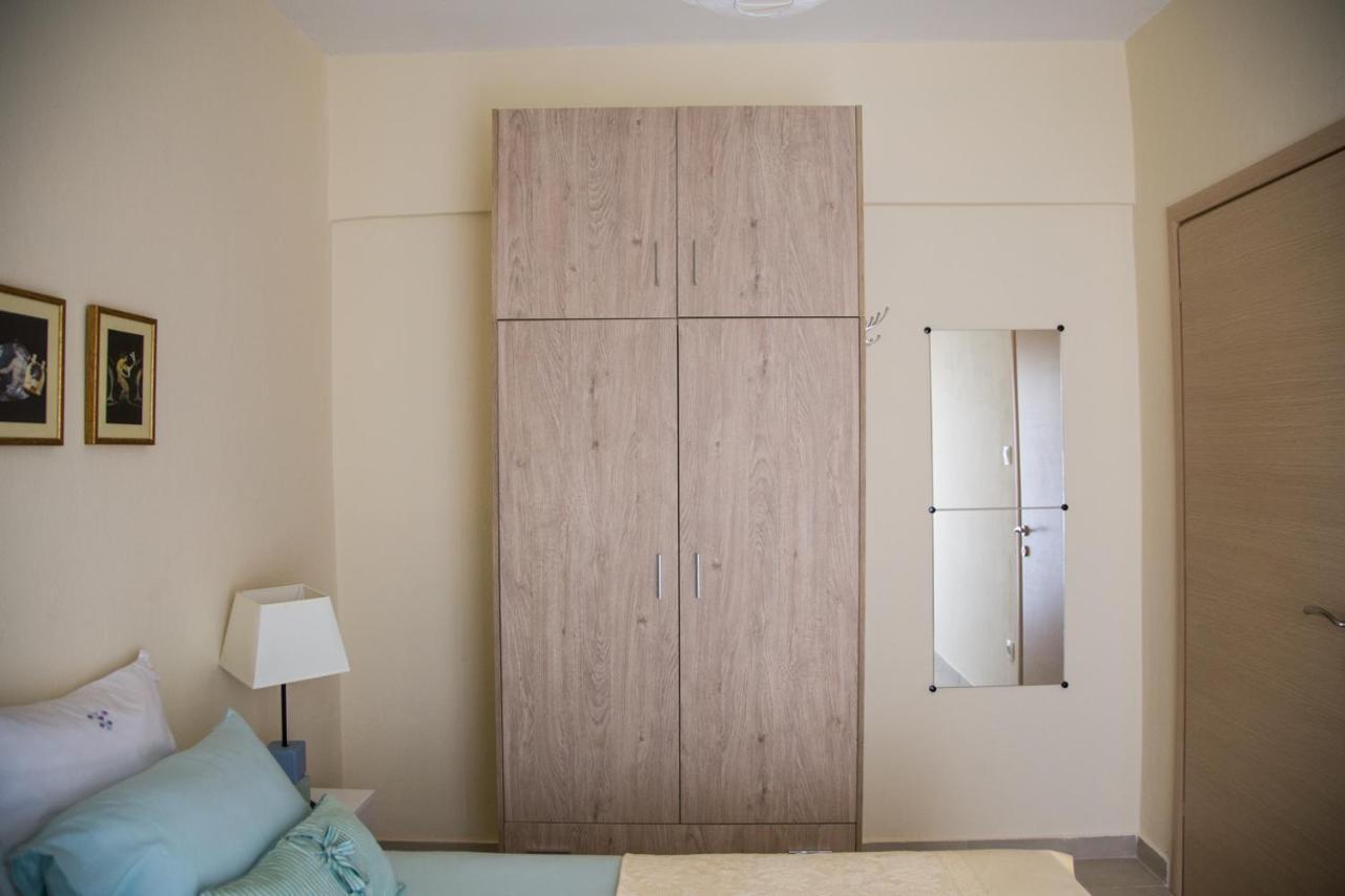 Blue Theros Apartments Paralia Dionysiou Bagian luar foto