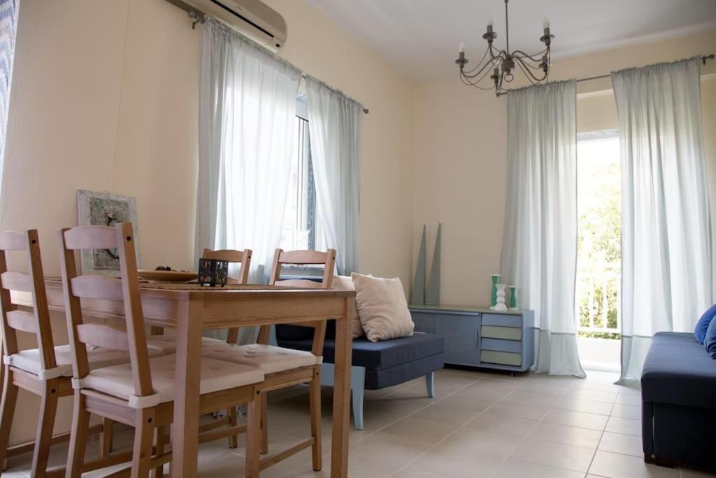 Blue Theros Apartments Paralia Dionysiou Bagian luar foto